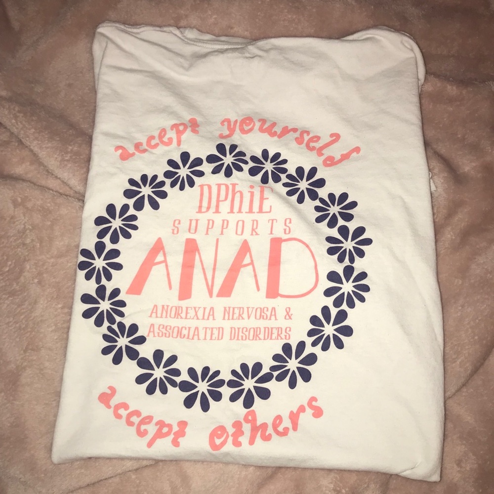 Dphie T shirt